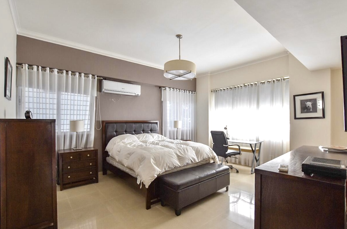 f93c0954-4b2d-413e-bded-78f210c4761c