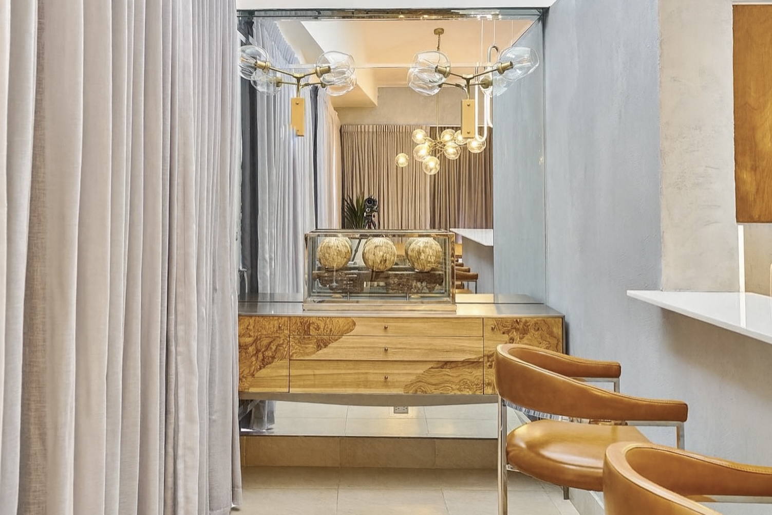 58619640-4388-4203-B77F-66BCDDFDD5B0