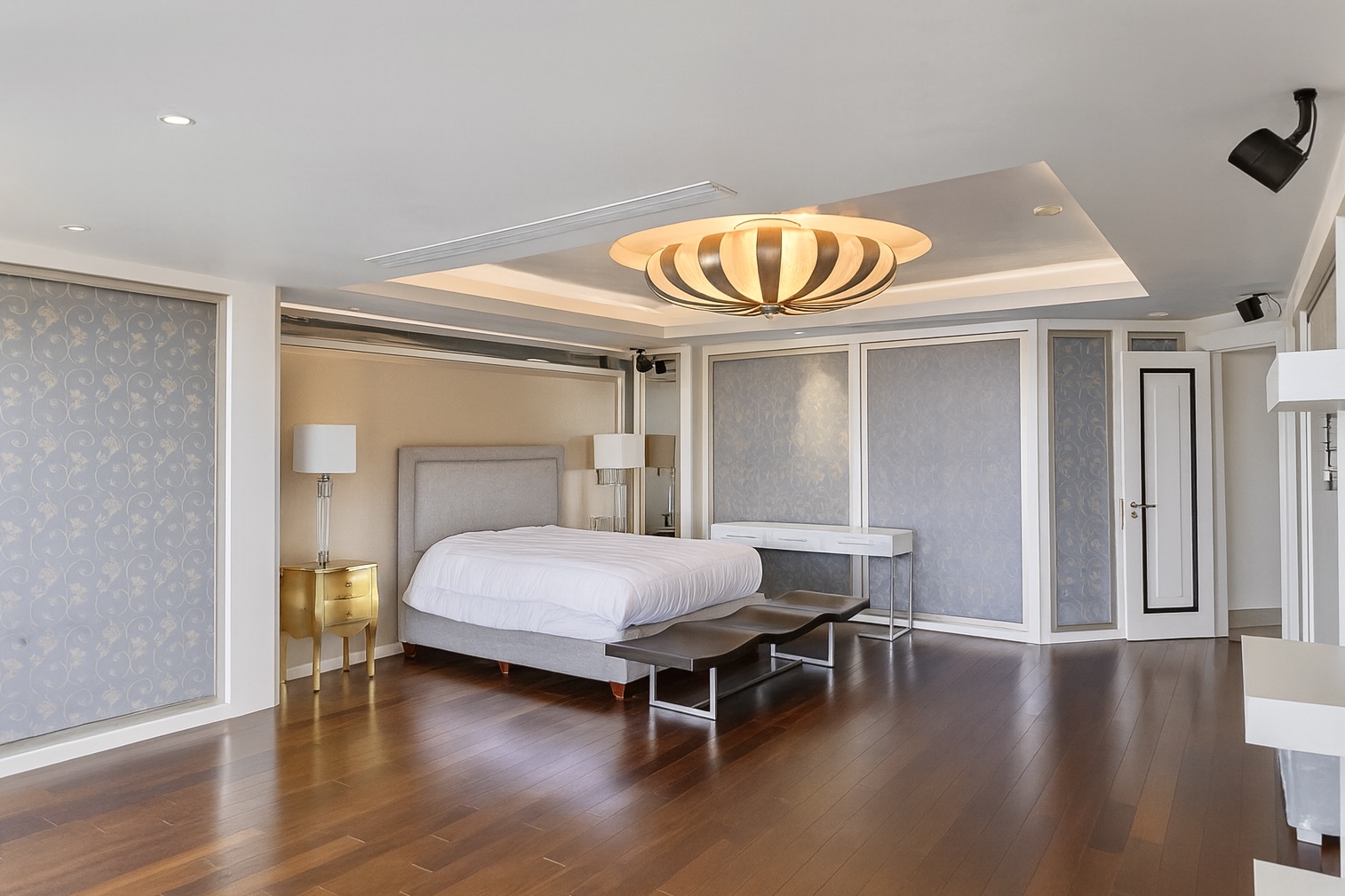 5C79F83A-7D82-4833-BC0F-97A1AE3ABCA6