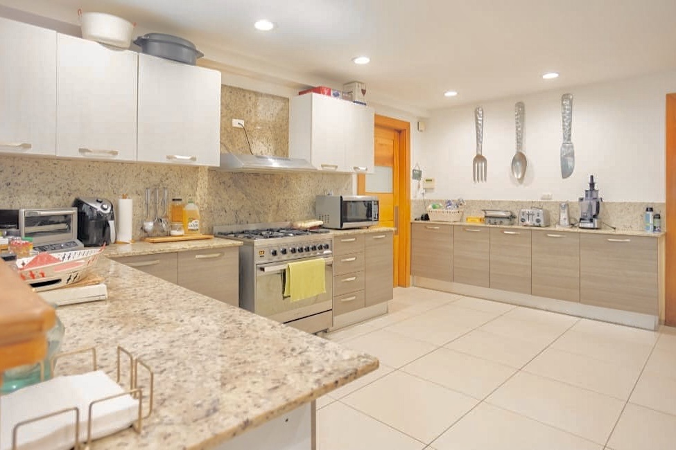 9b2331d9-91f8-453a-b697-1f43ba3589d9