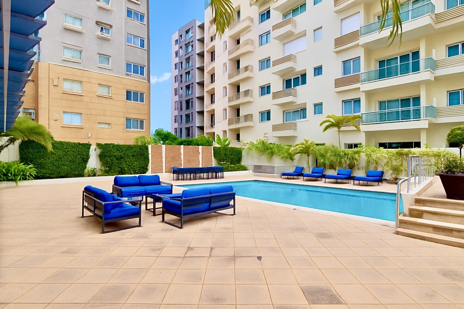 E18330EA-EDAA-4BA4-8295-0619378596C7