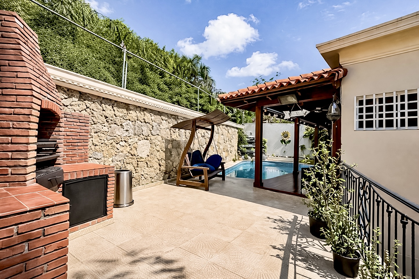 844BEDB7-DA70-4633-B083-302C6DE154F2