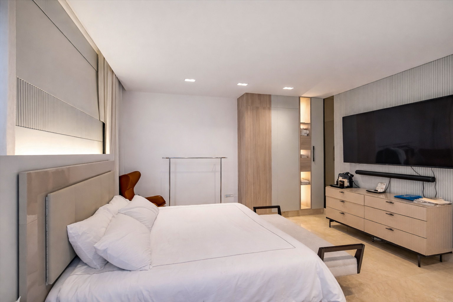 40904600-CFD9-40C6-A050-4F85AE4582E5